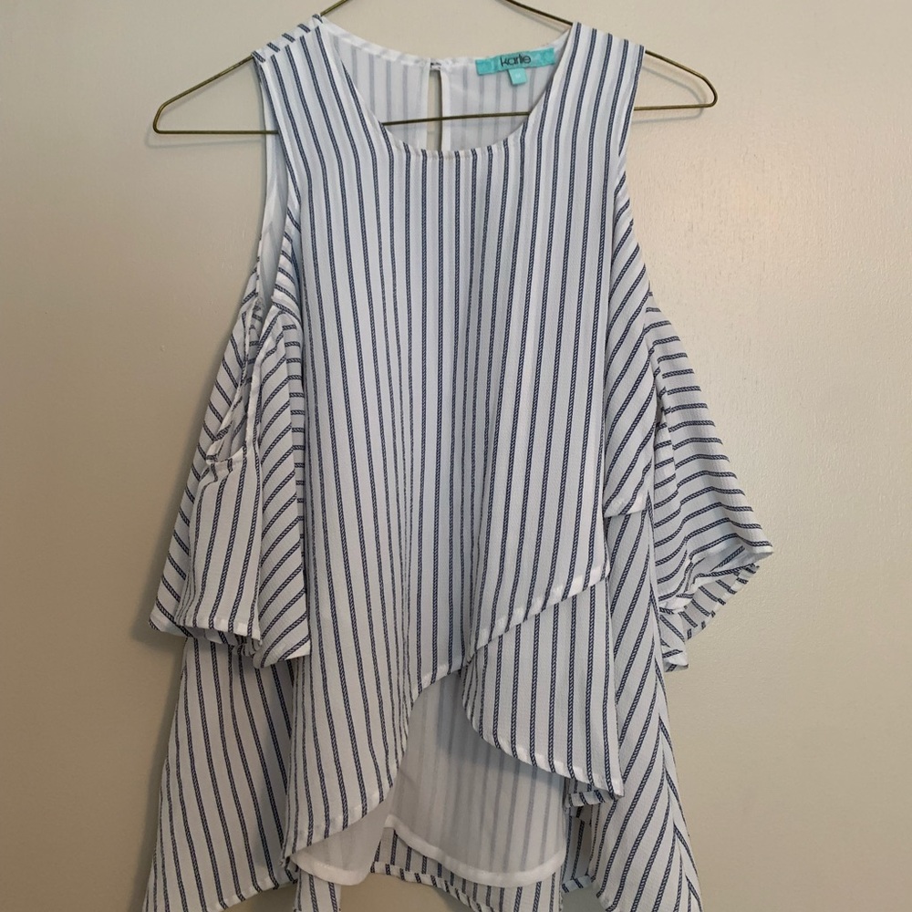 Cold shoulder top
